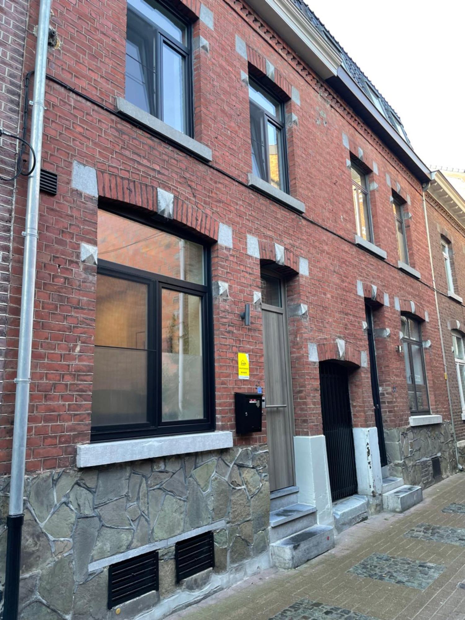 Gezellig Stadshuisje Met Patio. Tongern Exterior foto